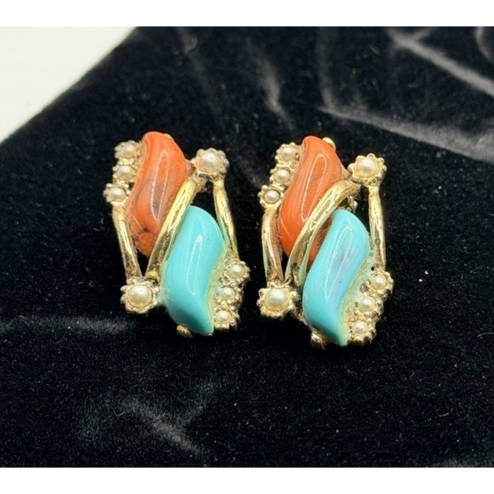 Vintage Silver Tone Native American Faux Turquoise Coral Jewelry Clip On Earring